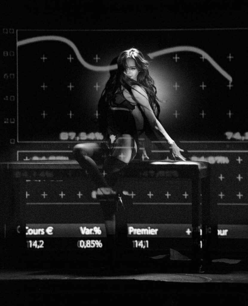 Lisas Crazy Horse Paris Performances Are a Must See for Any K Pop Fan Lisas Crazy Horse Paris Performances Are a Must See for Any K Pop Fan