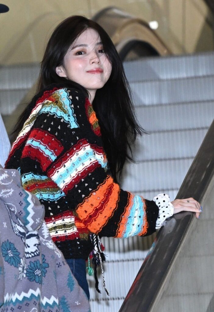Han So hee wore a ring on her left ring finger Han So hee wore a ring on her left ring finger