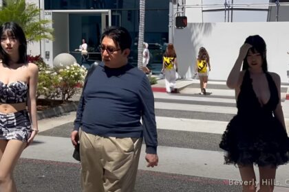 Bang Si hyuk Spotted in Los Angeles with BJ Juice Seyeon