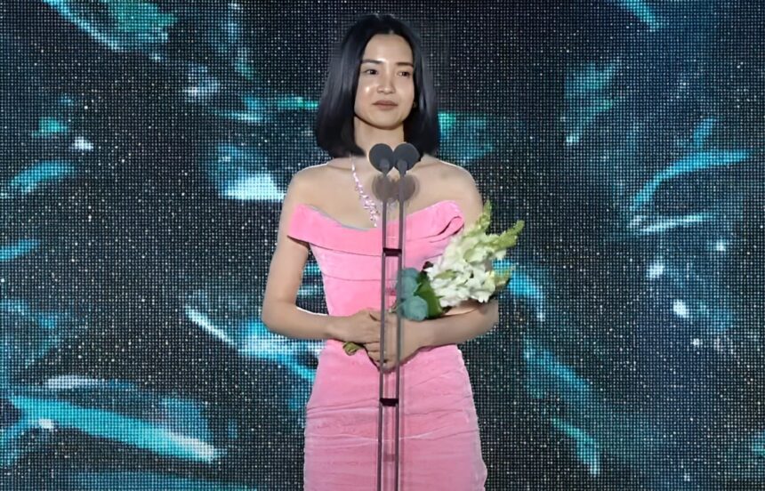 Kim Tae ri Wins Best Actress in TV at 61st Baeksang Arts Awards
