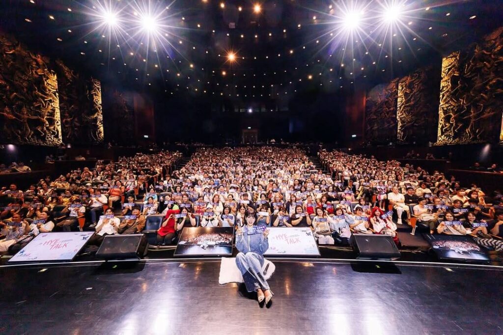 Park Shin hyes HYE TALK Tour Brings Her Closer to Fans Than Ever Park Shin hyes HYE TALK Tour Brings Her Closer to Fans Than Ever