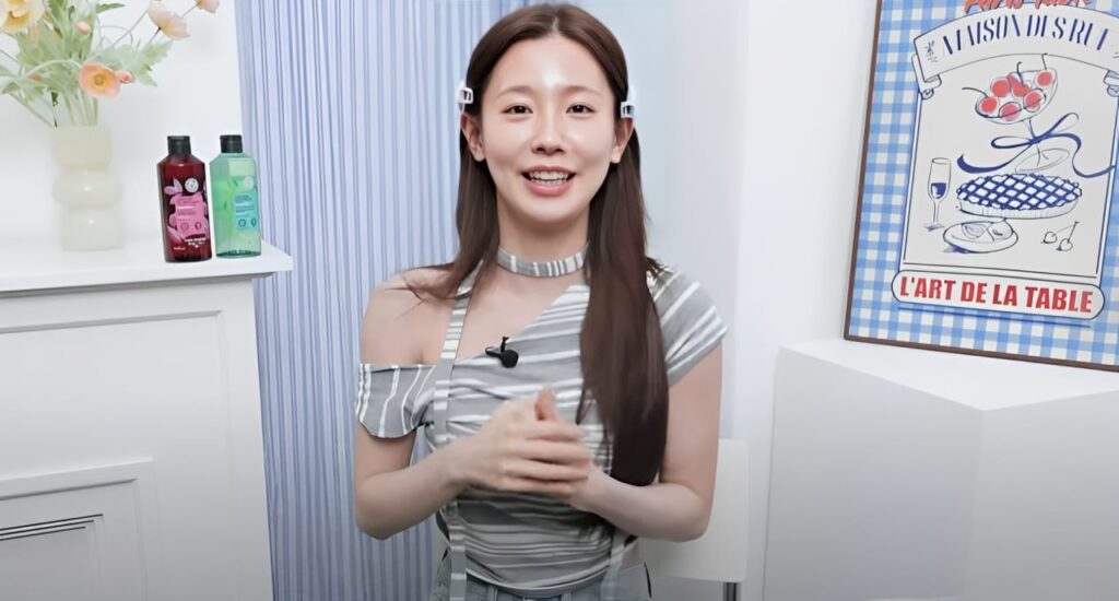 GI DLEs Miyeon Shows Off Her Bare Face and Makeup Skills GI DLEs Miyeon Shows Off Her Bare Face and Makeup Skills