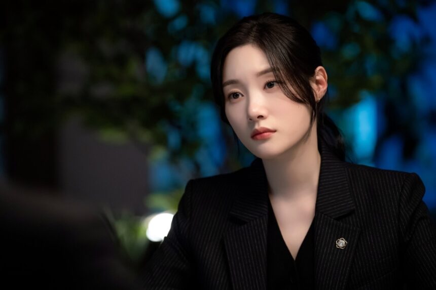 Jung Chae-yeon in the K-drama Beyond the Bar