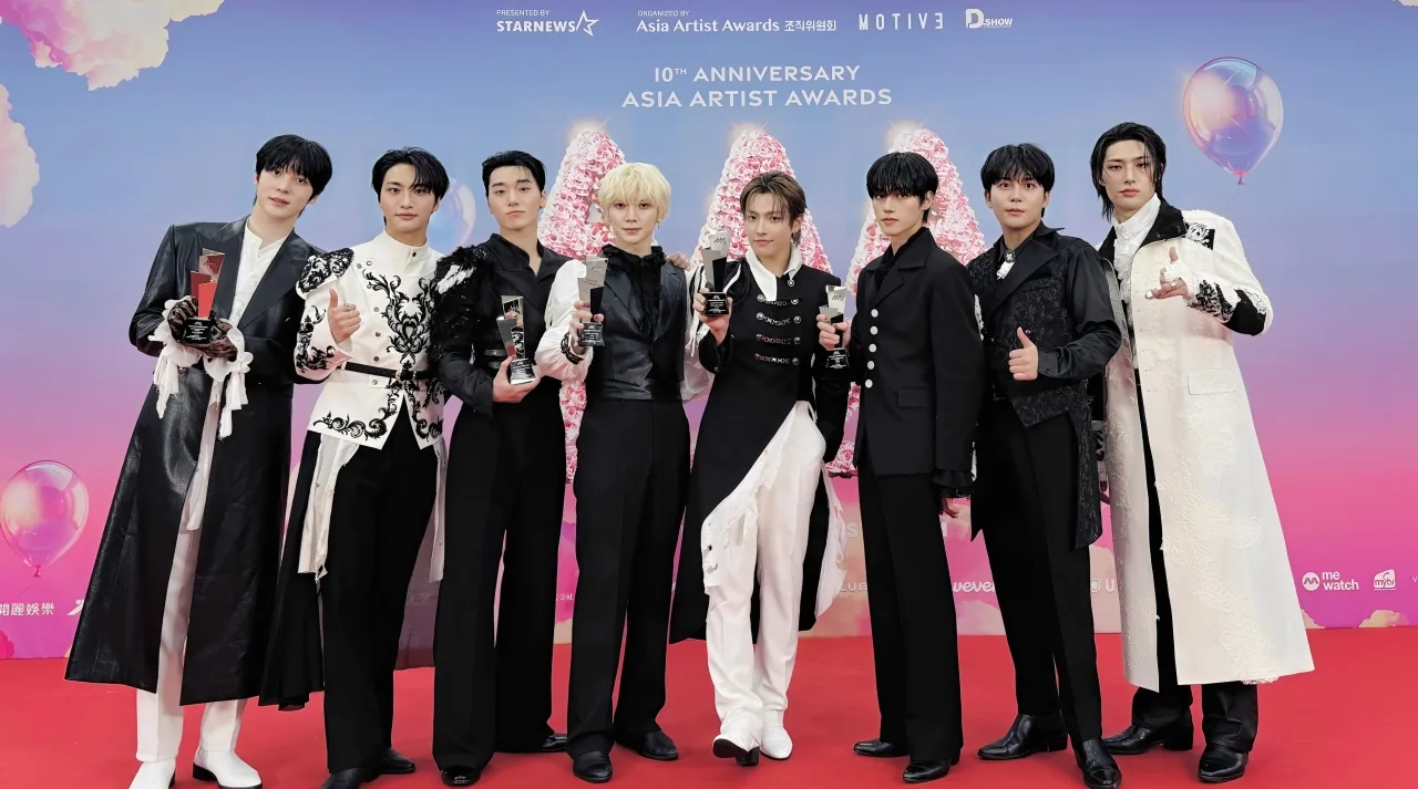 ATEEZ Wins AAA 2025 Stage of the Year Daesang