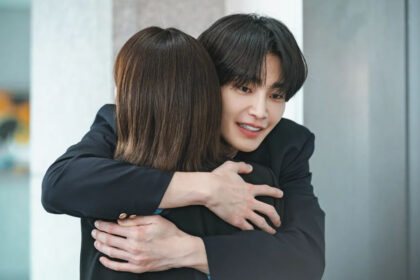 ‘IDOL I Signals Romance Shift as Choi Soo Young Reacts to Kim Jae Yeongs Surprise Hug